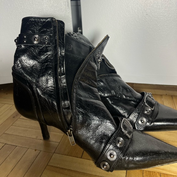 Zara Heels/ Heeled Boots (wore 5 times) black LEATHER trendy look Made in Spain - Picture 4 of 5